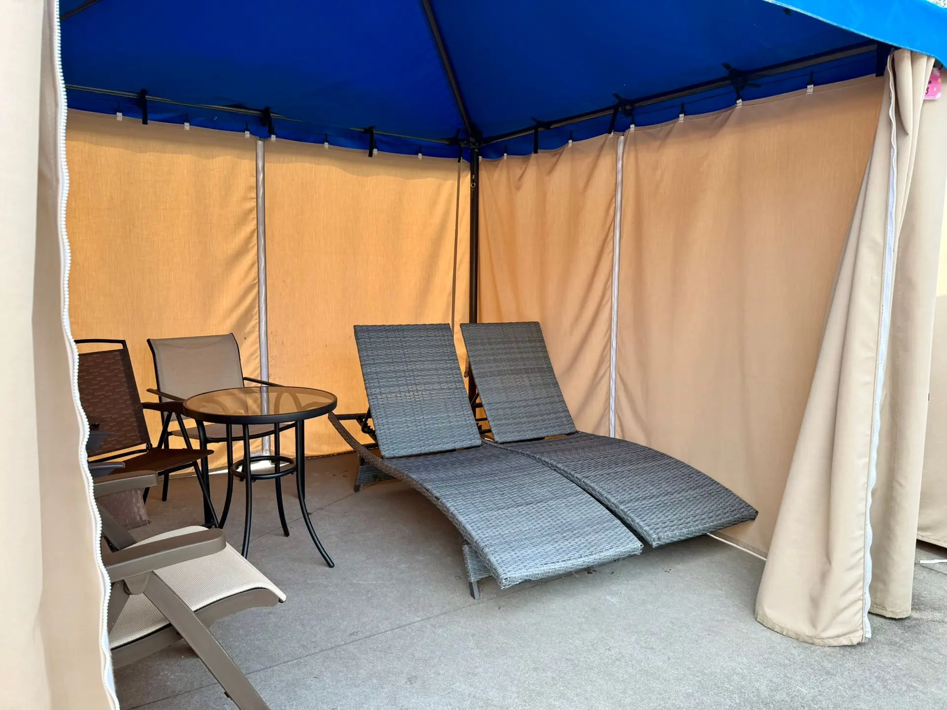 Gold Cabanas background image